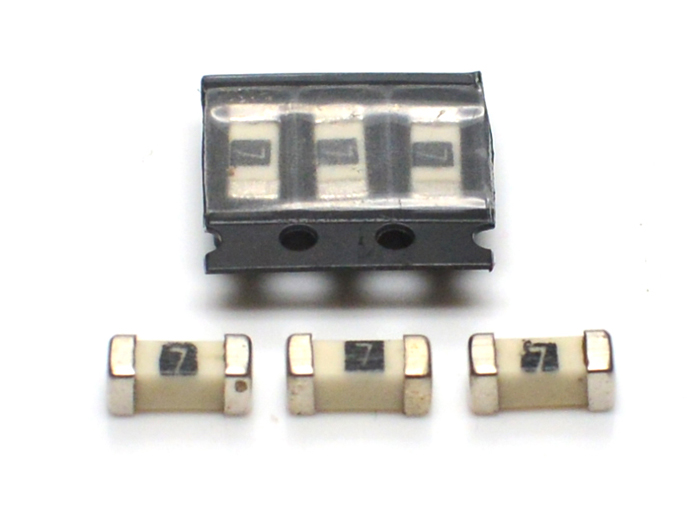 6125TD 貼片保險(xiǎn)絲TR1/6125TD750-R TR1/6125TD7-R TR1/6125TD500-R TR1/6125TD5-R TR1/6125TD3-R TR1/6125TD4-R TR1/6125TD2-R TR1/6125TD3.5-R TR1/6125TD1-R TR1/6125TD2.5-R TR1/6125TD1.5-R